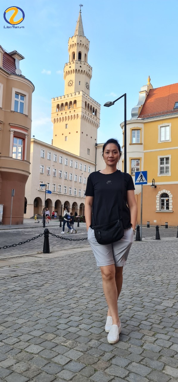 Tòa nhà hành chính Opole City Hall và phố chợ Rynek